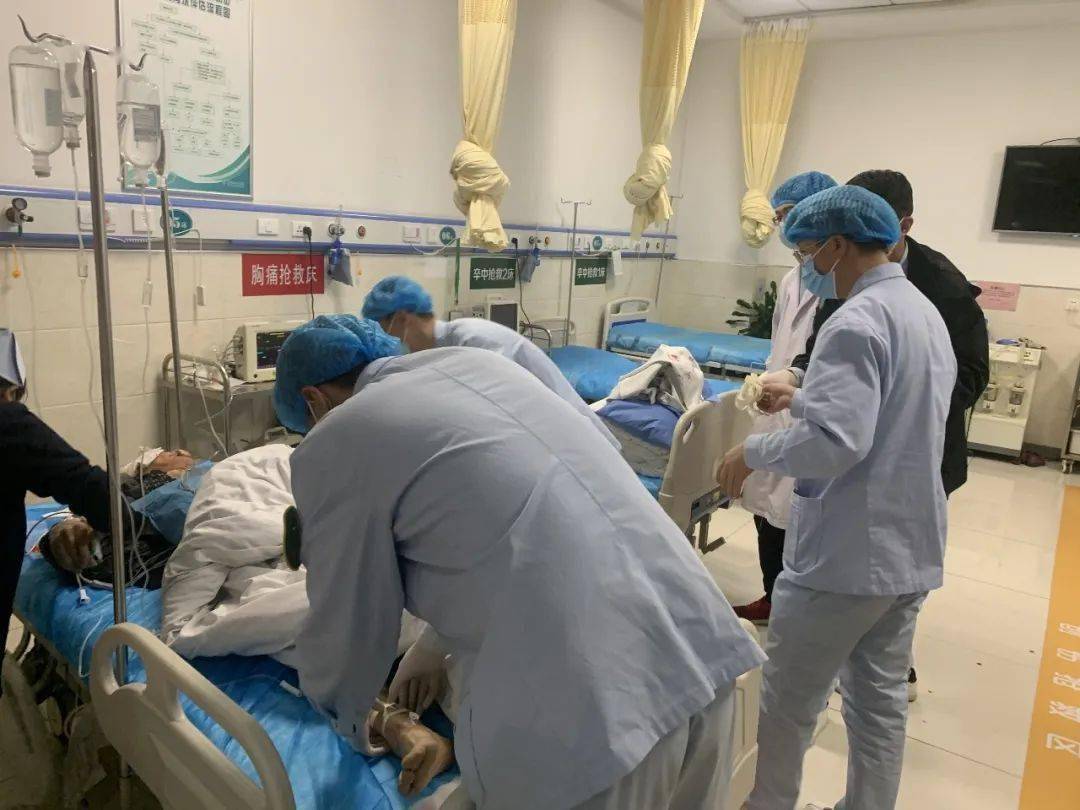 全年无休24小时奋战的急诊人