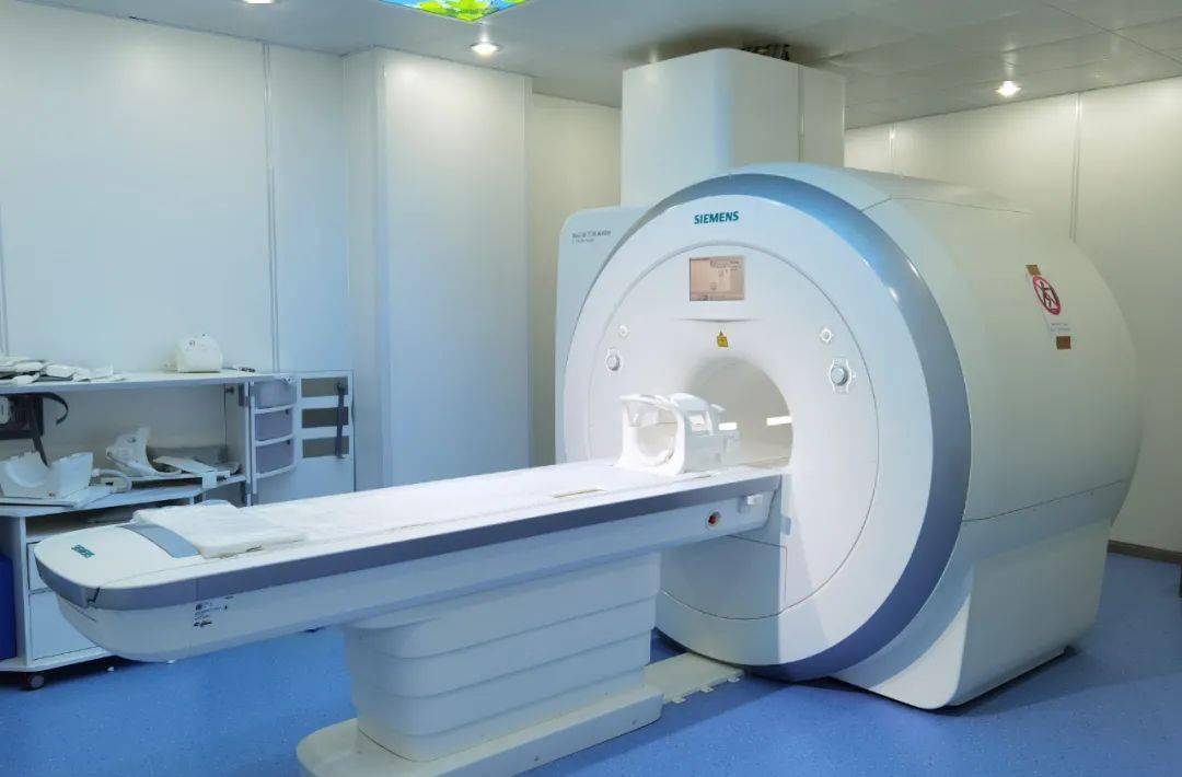 我为群众办实事ct核磁室设备上新检查更方便图像更清晰