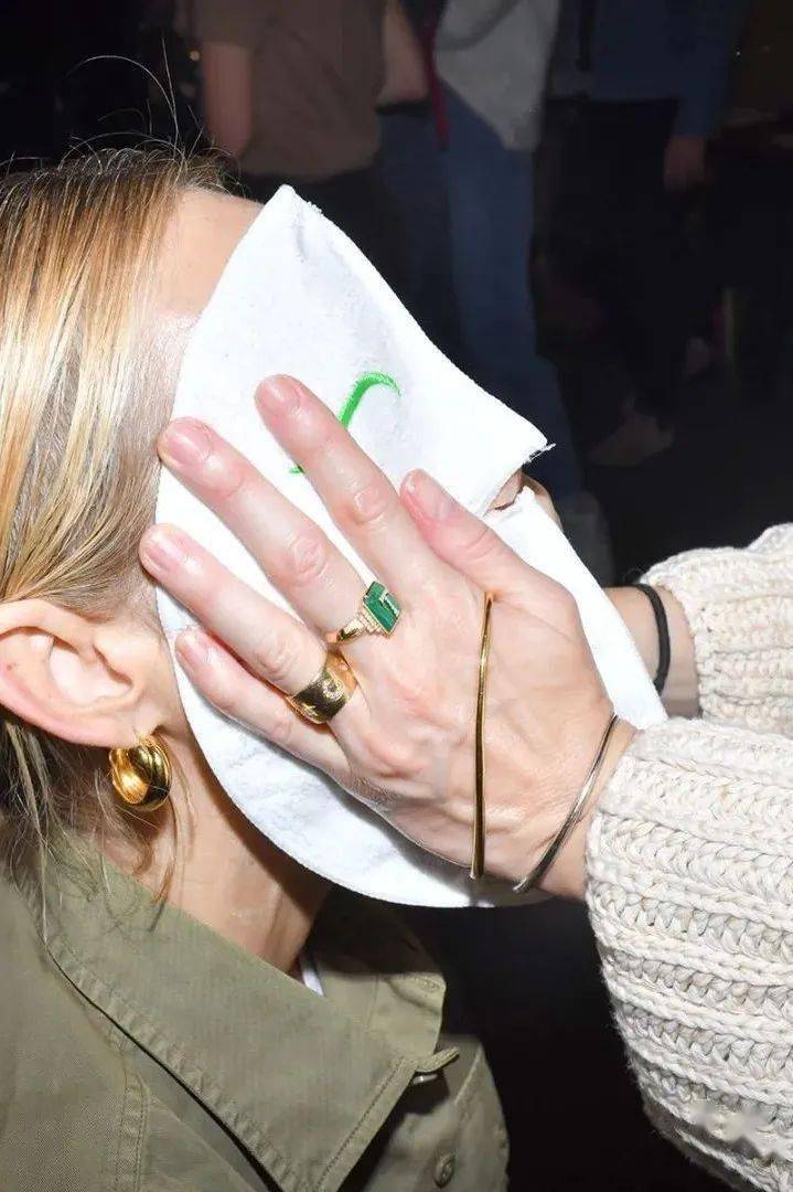 名字 爱马仕的设计师自己私下用些什么？