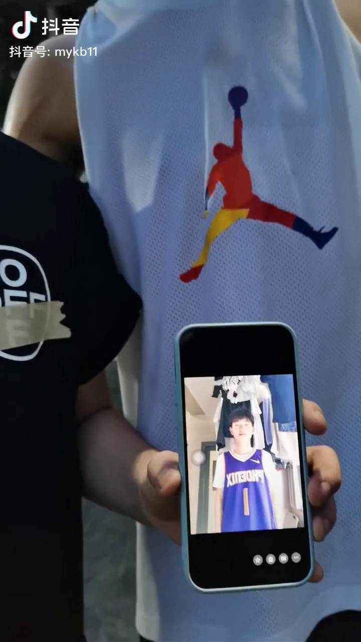 insanitycrew走到哪儿都是焦点有人知道bgm是啥吗