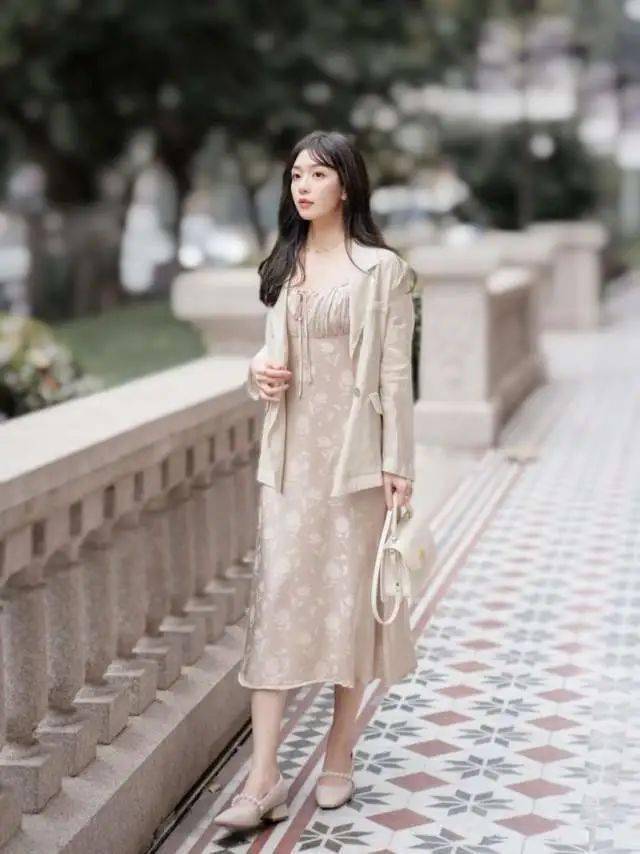 小个子 入秋穿什么鞋？今年流行这双“低跟靴”，时髦显腿长，小个子必备！