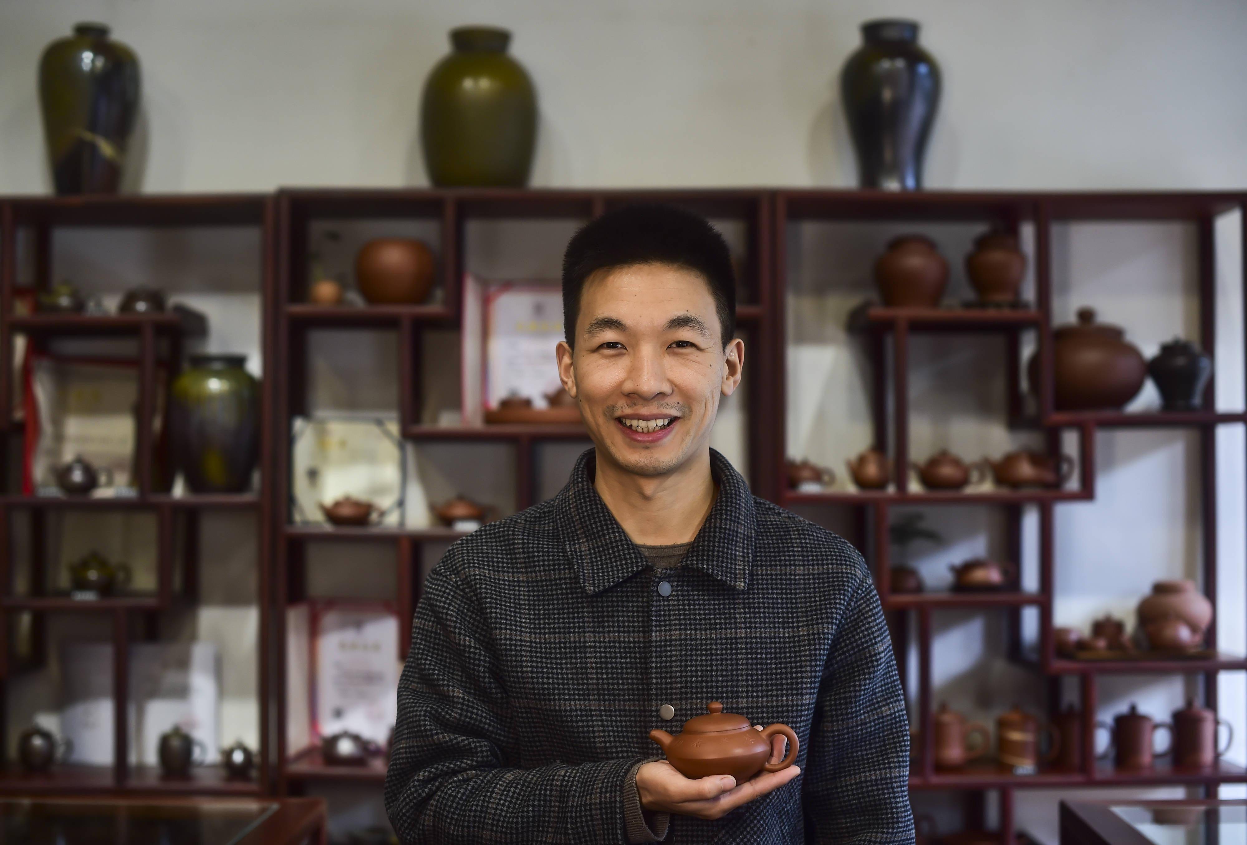 技艺|“90后”吕继成：给荣昌陶注入新活力