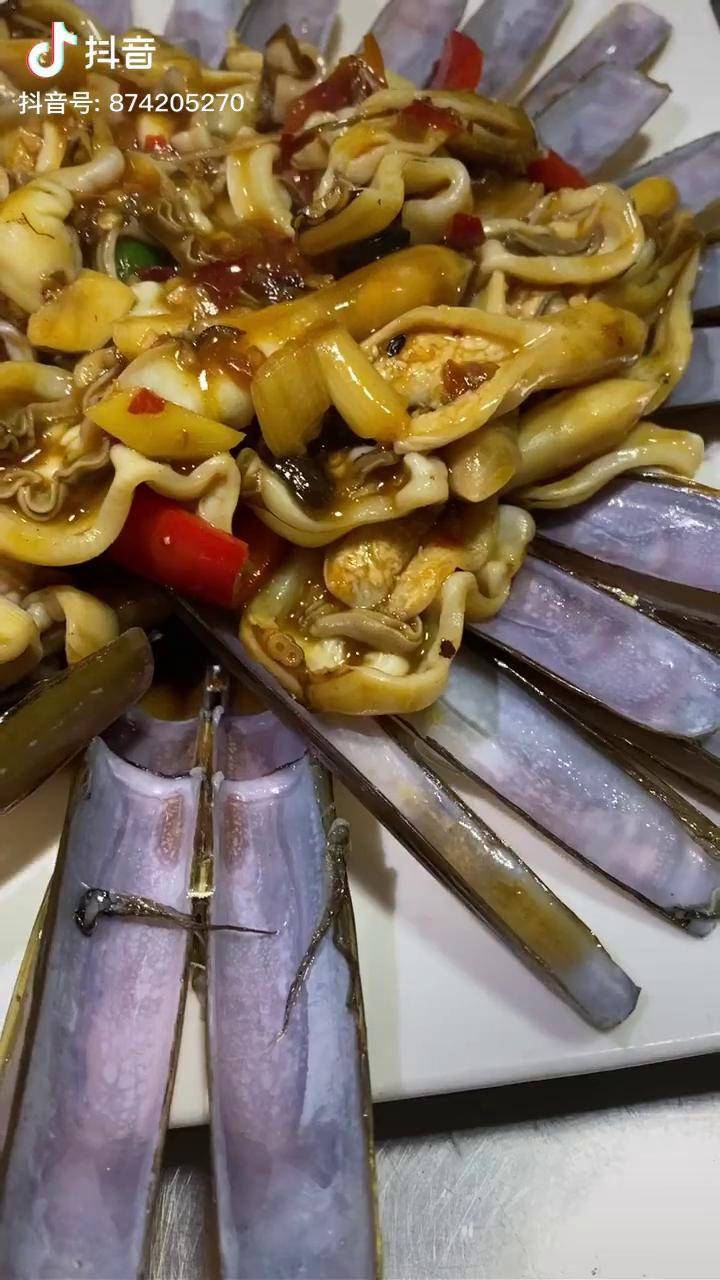 餐饮人加油今晚来一个宵夜豉汁炒圣子王这摆盘进步了不少厨师创意不错