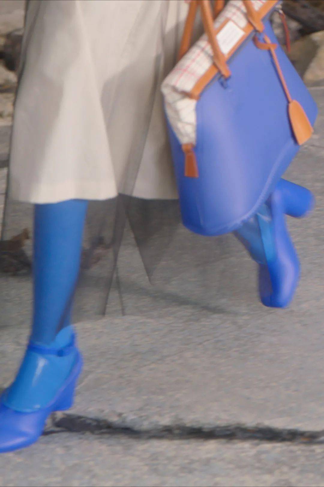 设计 Maison Margiela 2022 春夏系列 带你进入 “时尚鬼才”John Galliano的幻想世界