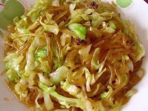 29 牛肉60g 金针菇30g 白菜叶30g 甘蓝