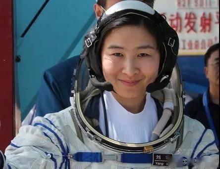 在2012年,王亞平和劉洋都是進入太空的女性候選人,但是最終劉洋入選