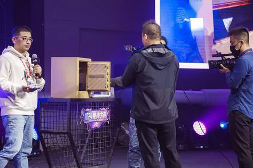 戴蓝牙耳机可能被黑客定位！这场极客大赛揭示安全风险有多大