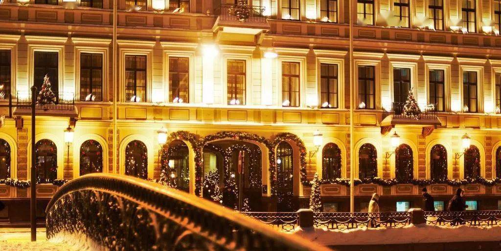 震撼中国惊现一座价值105亿黄金豪宅连马桶都是黄金打造