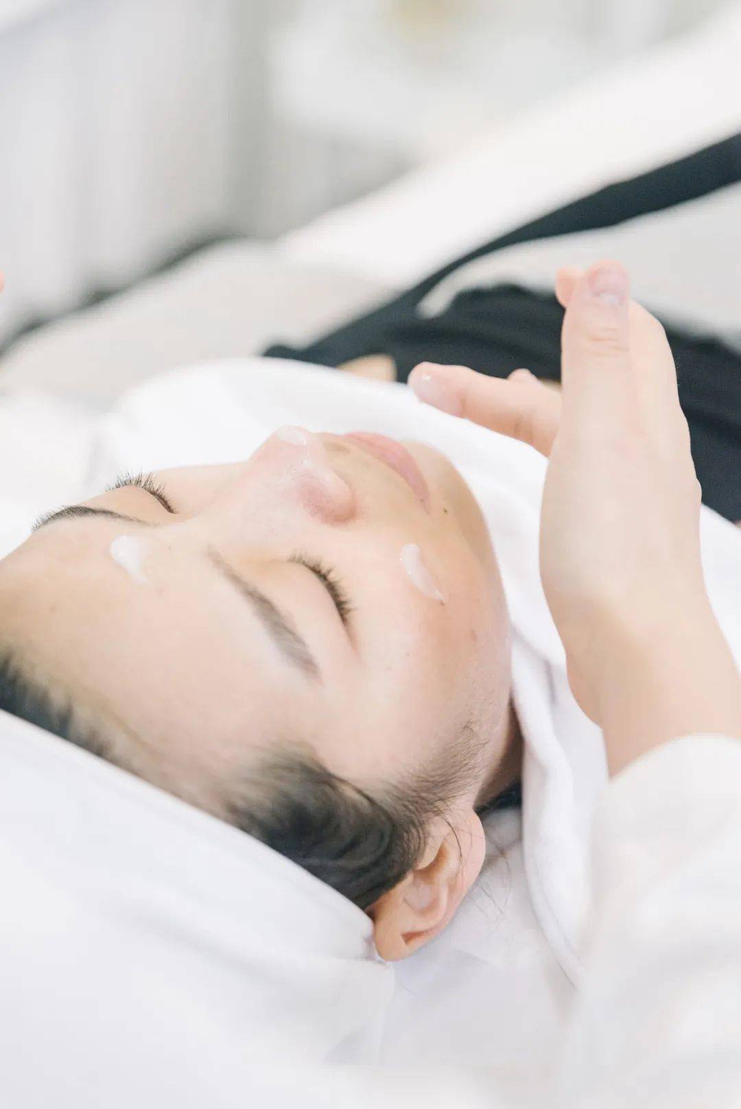 套餐【五店通用】来skin79做一次肌肤透亮管理，清洁补水做到位，后续保养才有效！