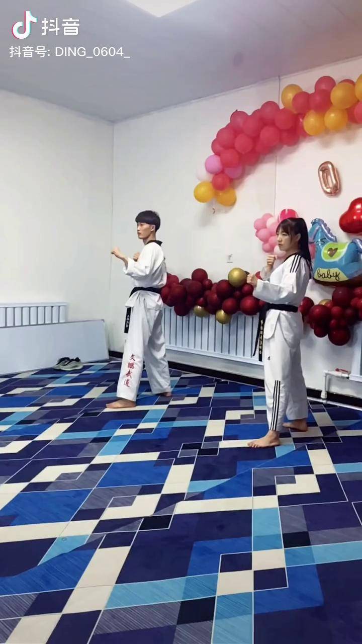 我们俩个谁帅旋风踢文鹏跆拳道赵腾腾