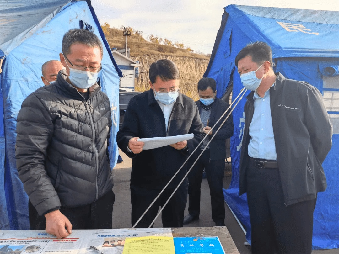 陈胡日查深入清水河县各交通核查站督导检查疫情防控工作