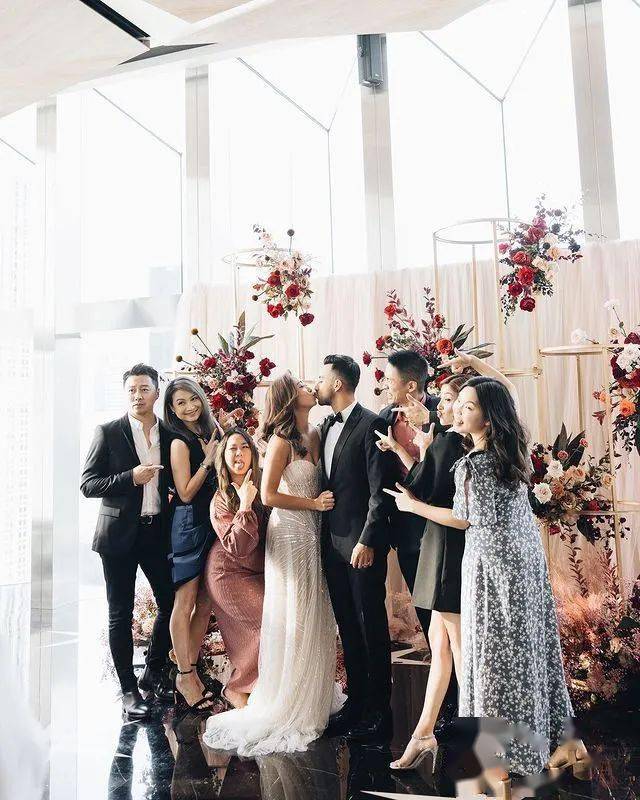 陈凯琳|感动到哭！龙凤胎弟弟补办喜酒，陈凯琳大晒与一对新人合照！