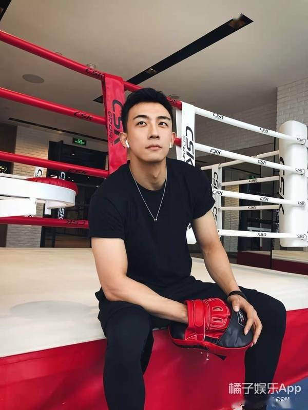 校园小说男主从此有了脸…