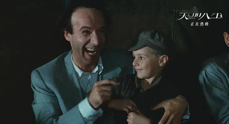 父亲|你的爸爸会拥抱你么？