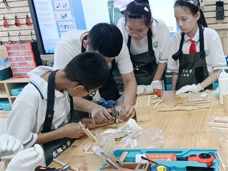 汉滨区东坝小学创新43333模式推动劳动教育