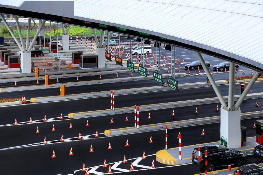 "去岛化"是广州机场高速收费站车道设计的又一大创新.
