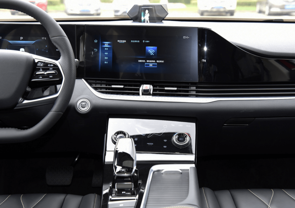 实拍2021款奔腾b70,轴距2米8,1.5t爆发169马力,实力不容小觑