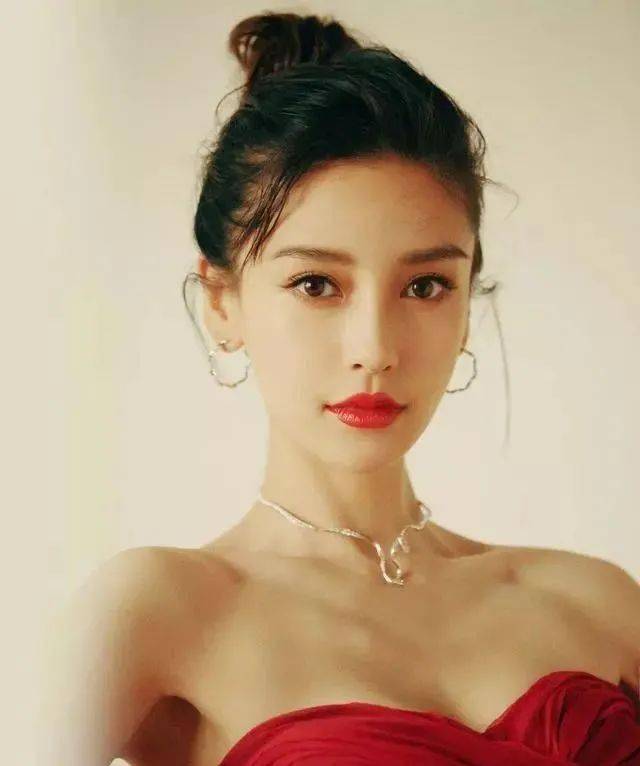 洗头@姐妹们，扎马尾的“三大禁忌”！容易秃头还显老！