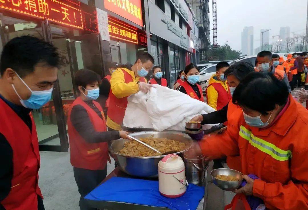 好人|商丘18岁女孩过生日 请152名环卫工人吃饭