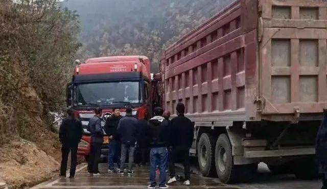 丹凤县丹景路发生一起交通事故;酒驾醉驾,多名被