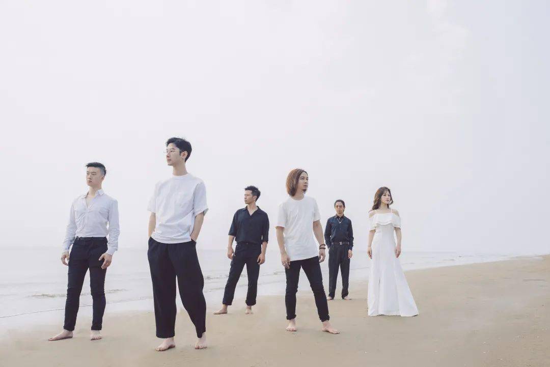 鲸鱼马戏团"鲸鱼马戏团"为李星宇的个人音乐人项目,音乐风格多元.