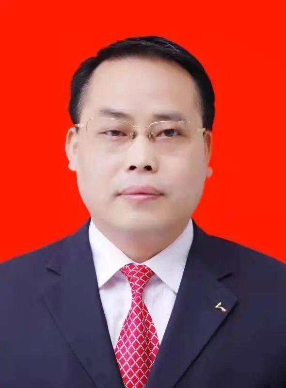 在职大学,中共党员,现任张家界市永定区人民政府党组成员,副区长