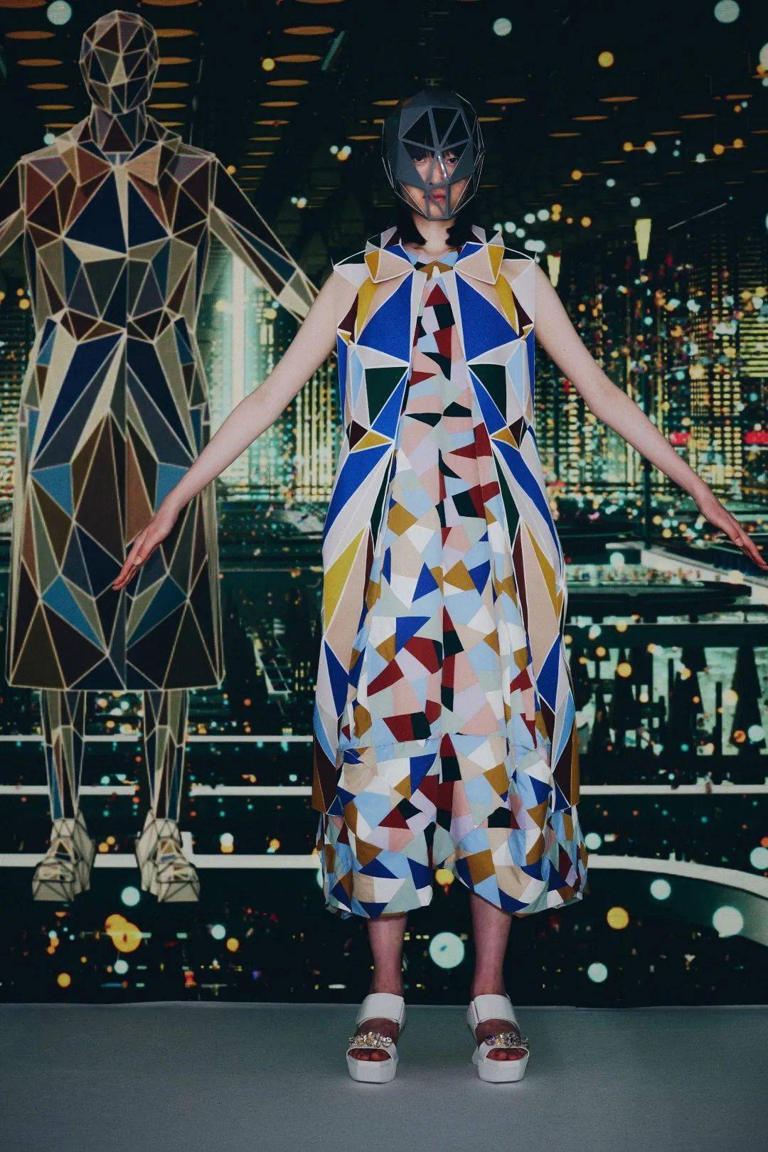公众 科技感拉满的服装秀！日本三代设计师森永邦彦2022春夏系列发布！
