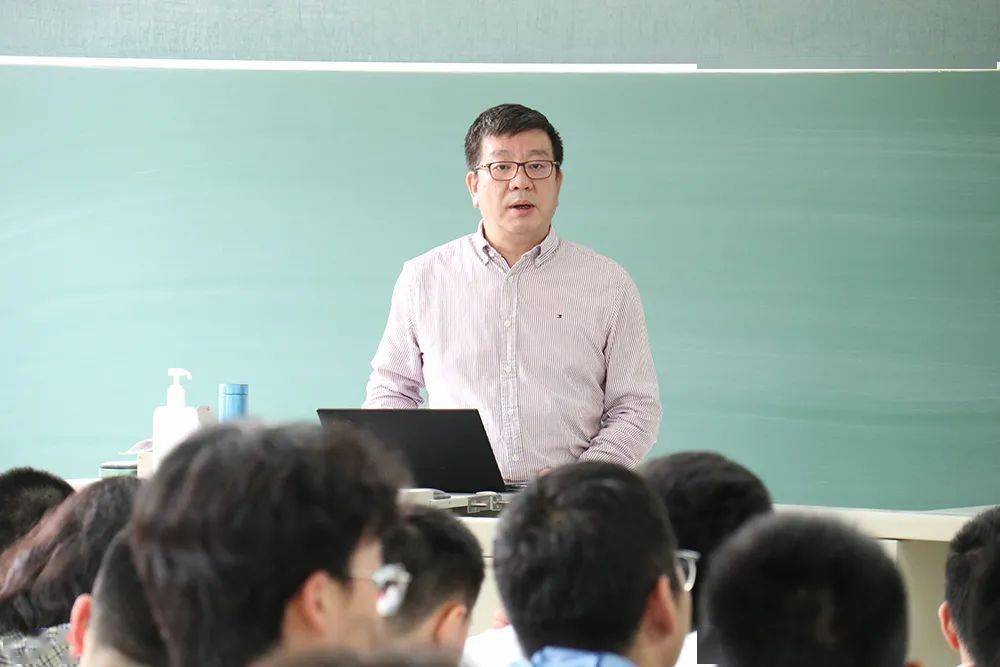 院士拿布袋领奖归来，朋友圈刷屏了