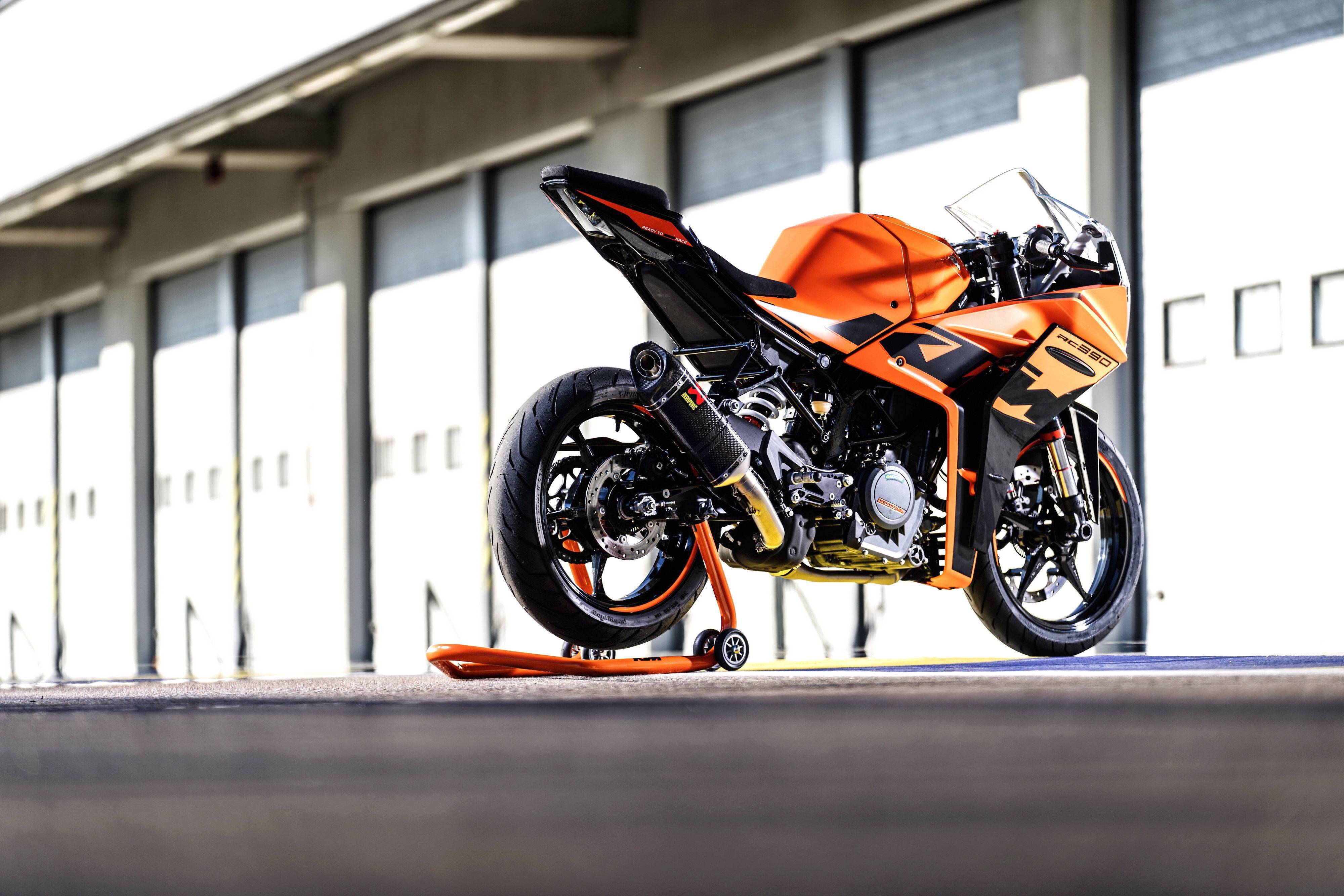 加装了原厂改装组件的ktm新一代rc390