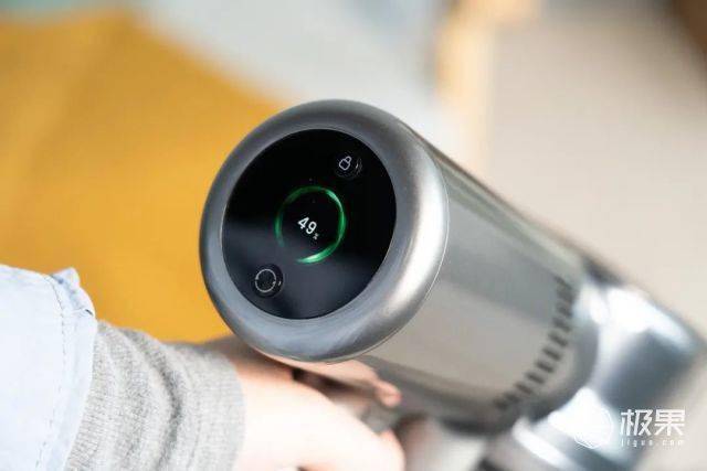 评测|全能吸尘器评测！吸拖一体难缠毛发秒清理，犄角旮旯高处打扫全搞定