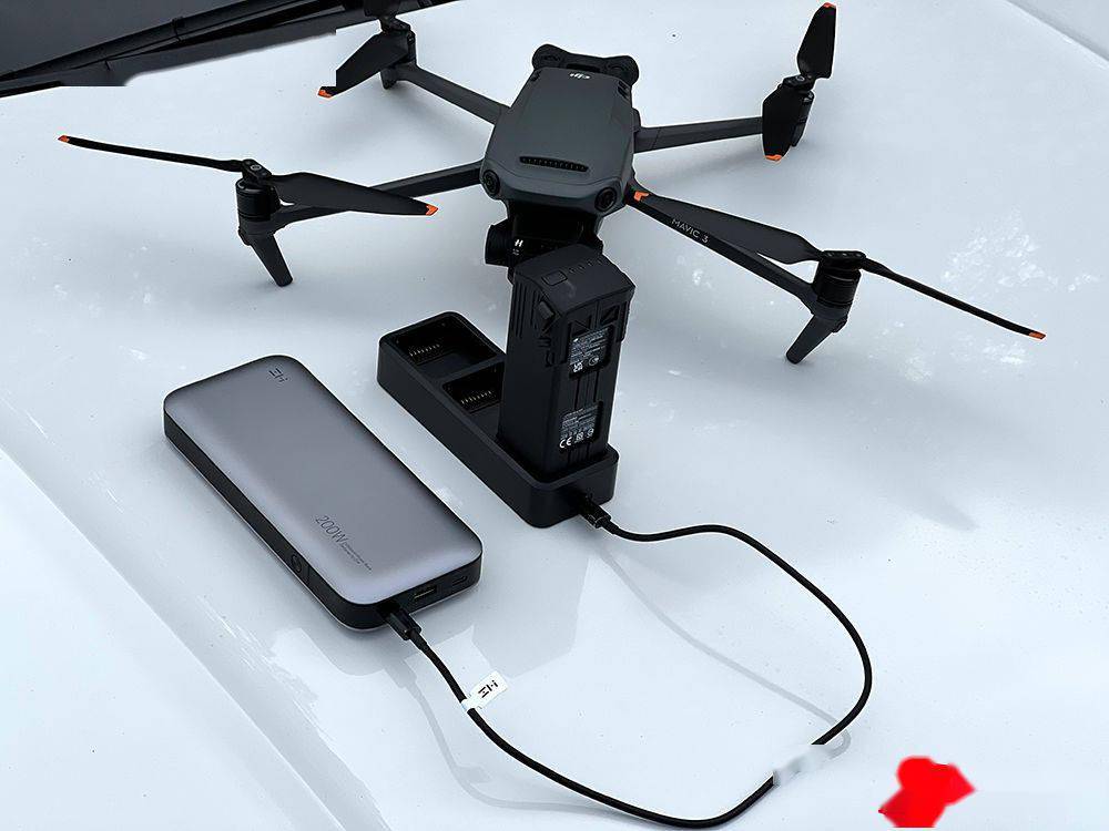 DJI Mavic 3 体验：4/3 英寸哈苏相机，最强消费级无人机来了？