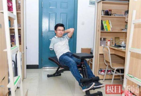 父母|一只手敲代码，武科大博士获奖30多项！网友：这才是我命由我不由天！