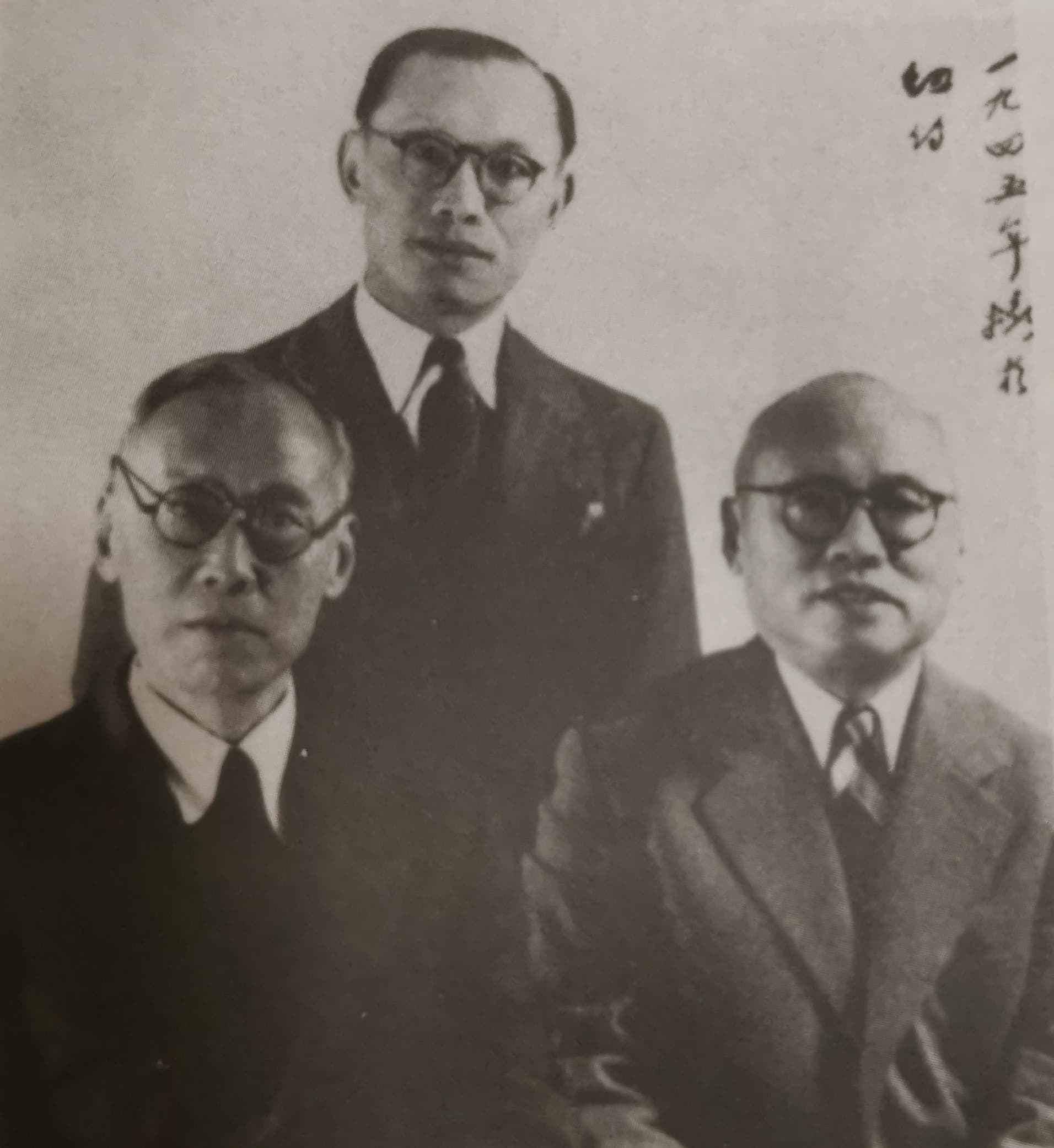 张幼仪离婚后:四哥为她舍屋,二哥为她安排闲职,八弟将云裳给她_张嘉璈