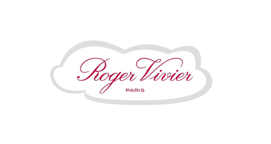 方形街拍时刻 x Roger Vivier | 以经典的方形锁扣，诠释如梦如幻的法式浪漫……