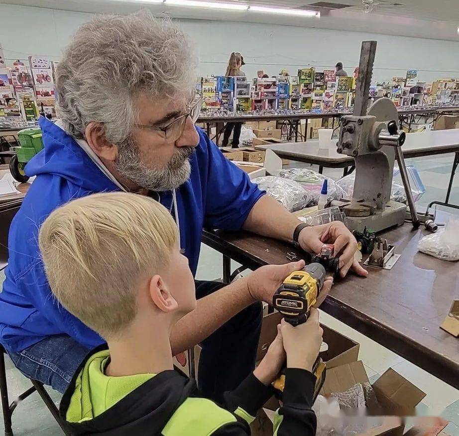 农机模型的天堂,第一届美国农场玩具制作者和收藏家展览