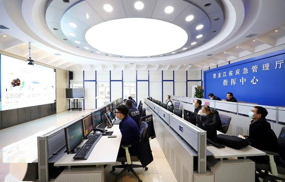 李海涛到黑龙江省应急管理厅指挥中心视频调度强降雪情况