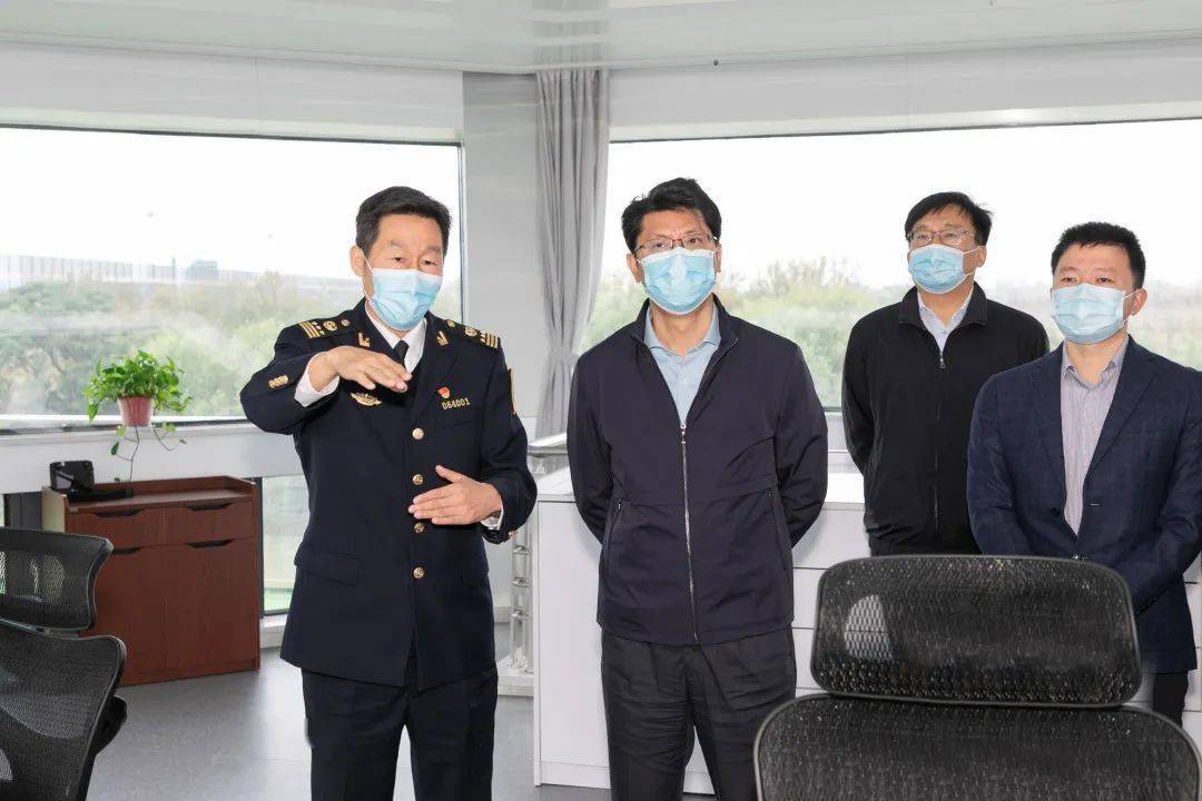 扬州市政府王进健代市长专题调研长江岸线和沿江港口