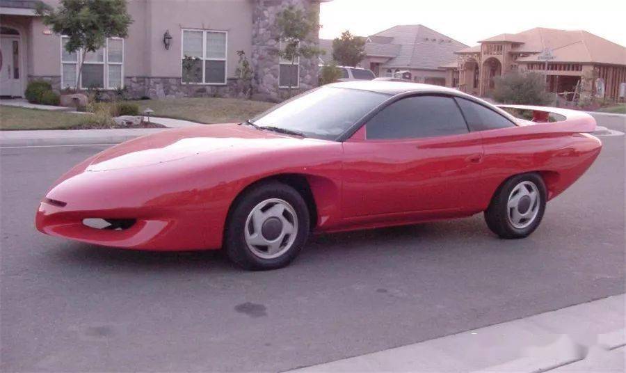 因为我们在《霹雳游侠2000》电影中见到的这辆kift和kitt的结合体,其