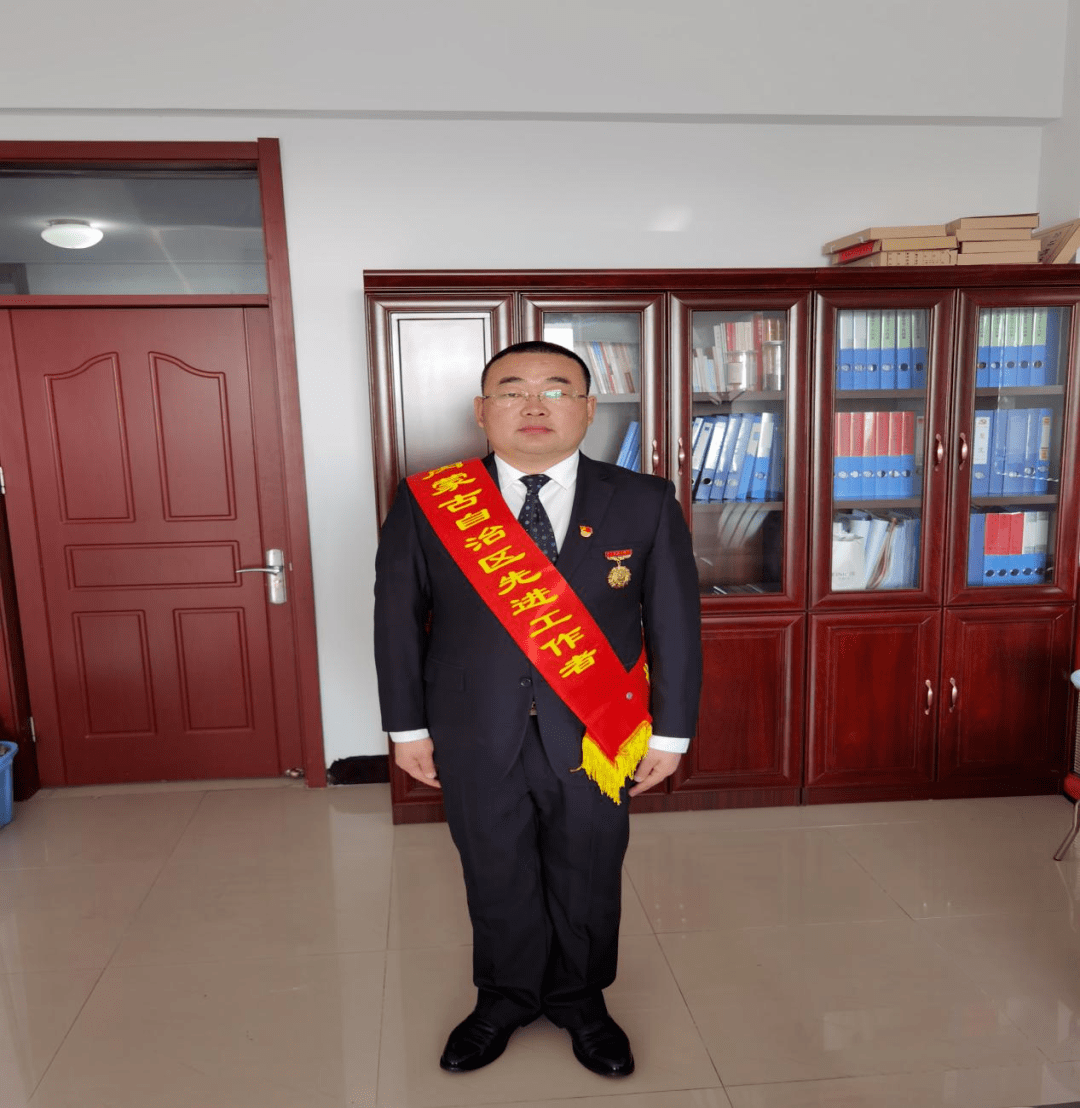 退伍不褪色扶贫路上显本色2021年全区最美退役军人董裴先进事迹