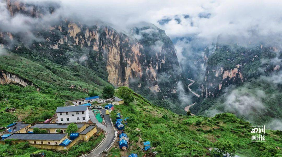 《四川画报》脱贫攻坚专题获评第五届"期刊主题宣传好文章"_甘孜