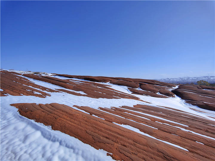 风景|陕西靖边：初雪覆丹霞 风景成画