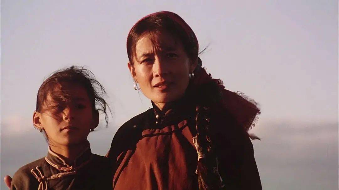 电影《黑骏马》04哲理韵味——文化乡愁小说体现了现代性带给人的无家