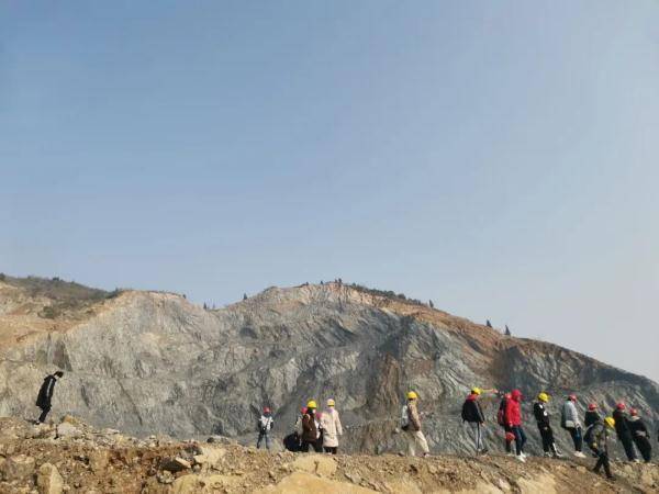 学子同学，搬砖吗？