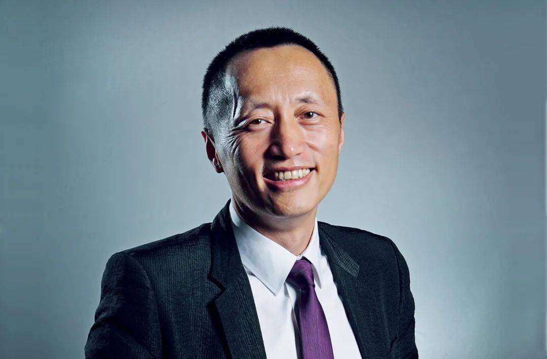 万物云寒冬上市,不像物业更像"第二街道办"_服务