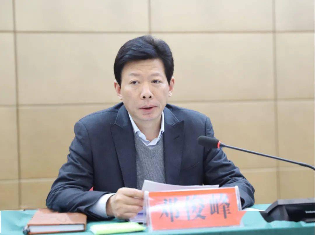 邓州市市长邓俊峰指出,南邓高速邓州段的开工建设,是邓州道路工程建设