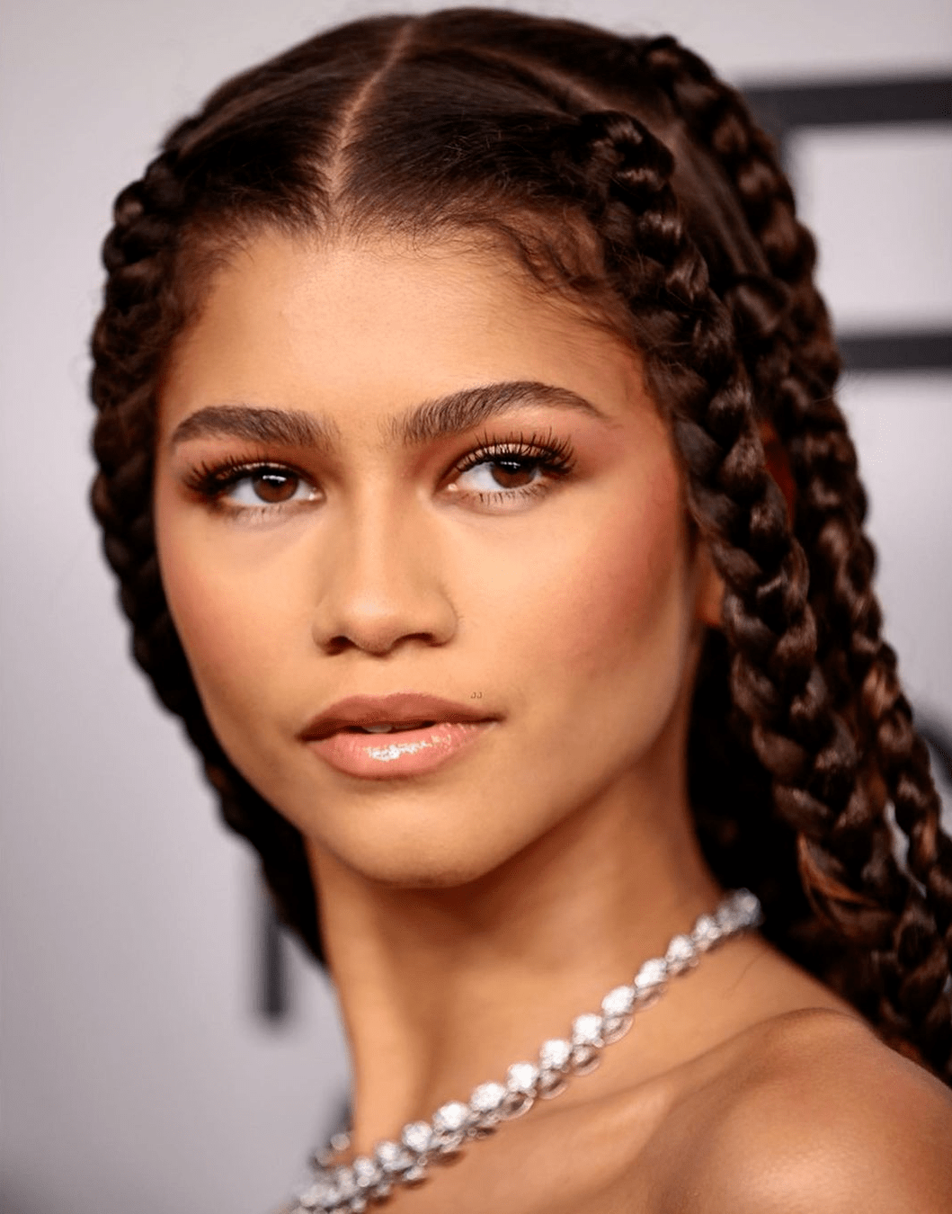 团队时尚奥斯卡CFDA 今日举办，新生代偶像Zendaya 获得时尚偶像奖！