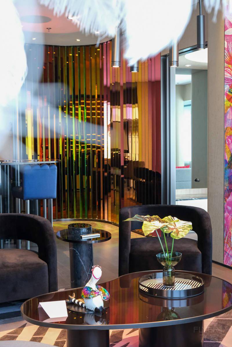 宝龙厦门是一个洋溢着青春活力的城市，与W品牌可谓是天作之合