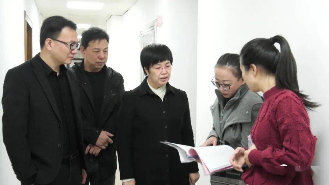 11月10日,长汀县委副书记,代县长吕莉带领县政府办,县委文明办负责人