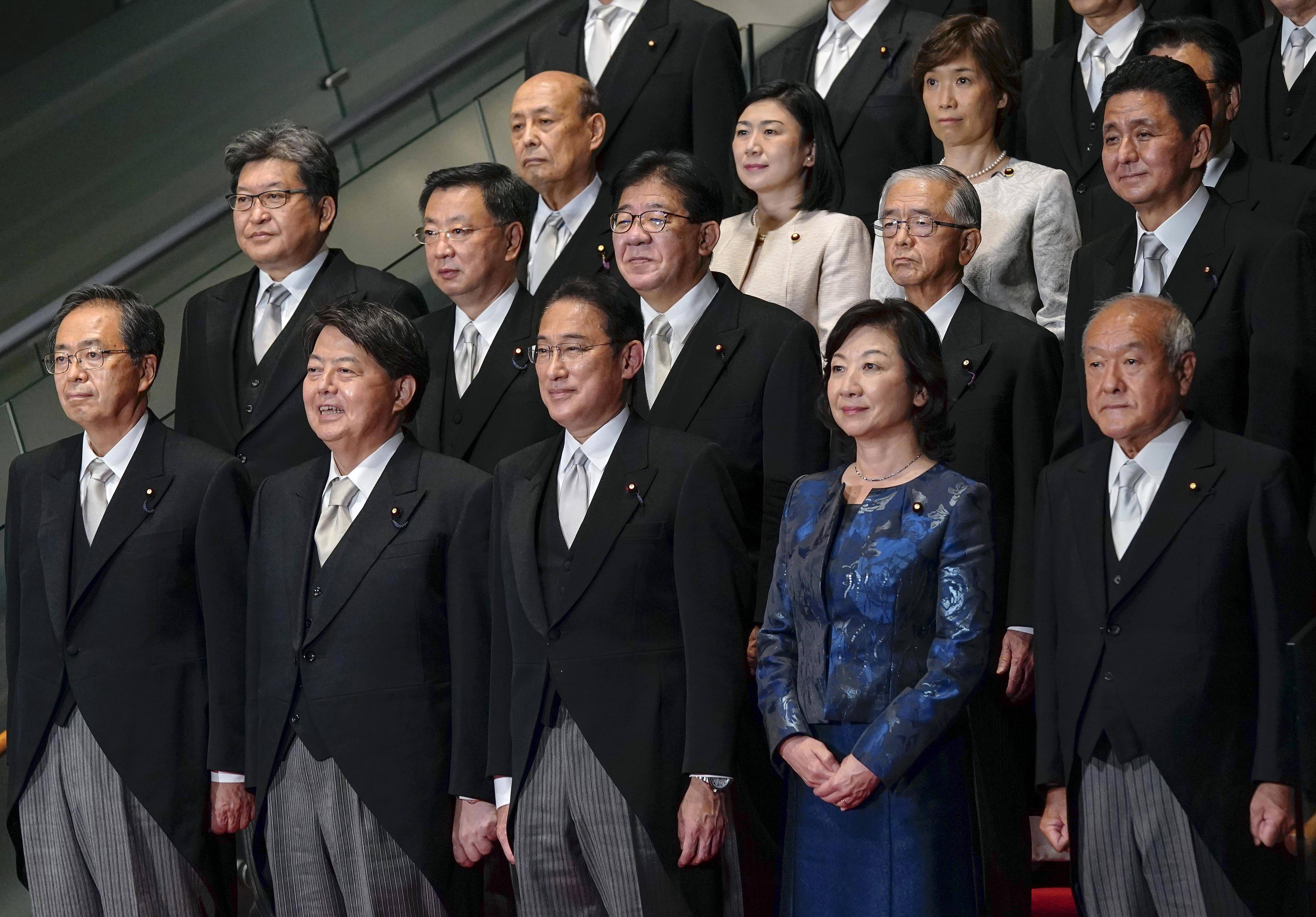 日本首相岸田文雄组建新内阁