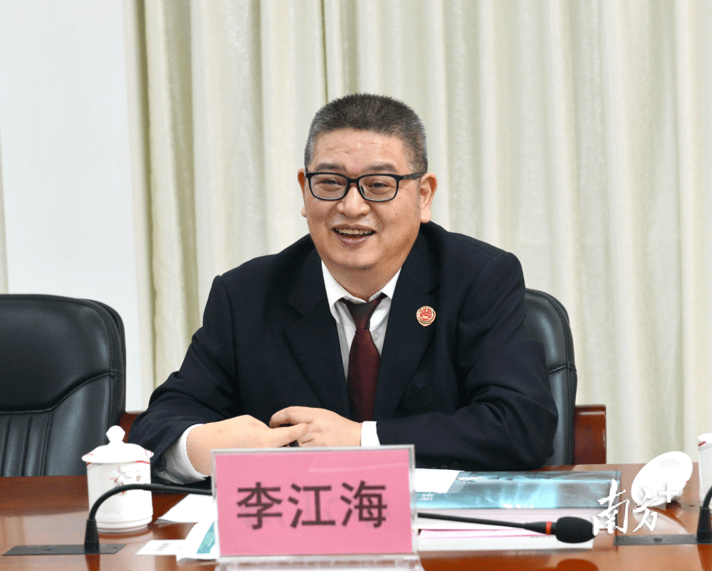 连州市人民检察院党组书记,代理检察长黄振鹏表示,该院将高度重视认真